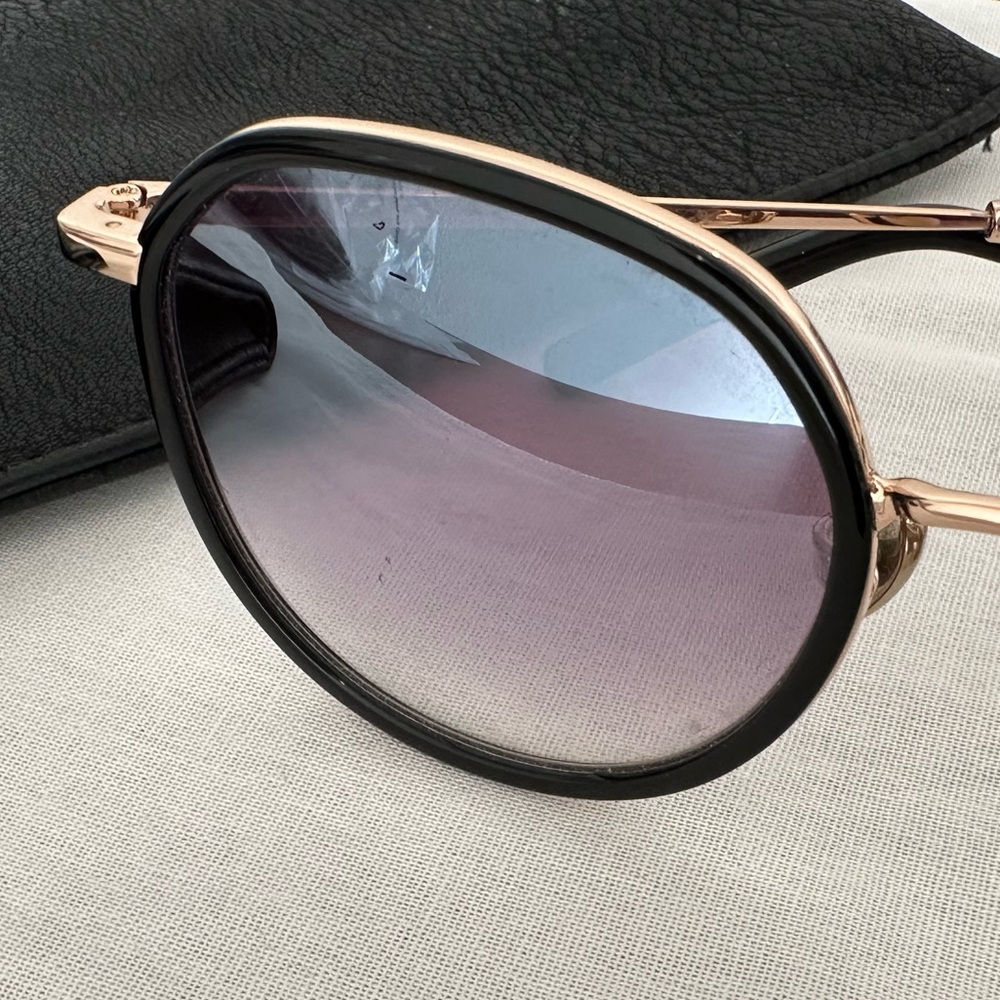 Round Black Gold Sunglasses - Picture 4 of 4